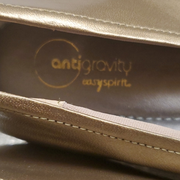 SOLD!! EASY SPIRIT AntiGravity Wedges - Size 10 - Picture 5 of 8